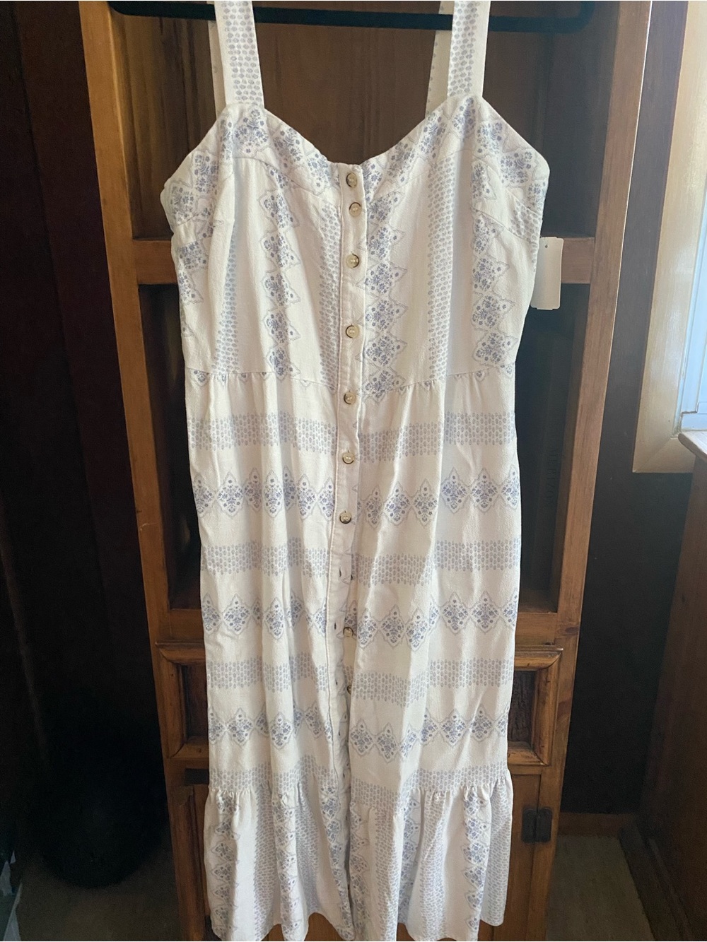 Kohl's White Floral Dress with Light Blue Pattern and Buttons